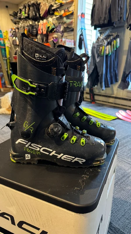 Exclusive Savings Used Fischer Travers GR 27.5 Ski Boots